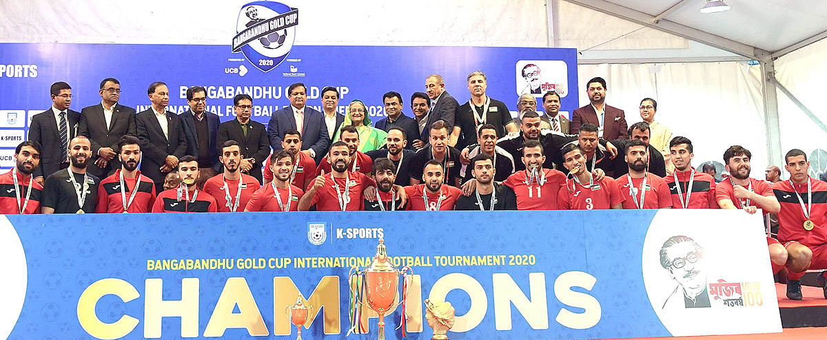 Bangladesh prime minister Sheikh Hasina poses for a photo with Bangabandhu Gold Cup International Football Tournament-2020 champions Palestine at Bangabandhu National Stadium, Dhaka on 25 January 2020. Photo: PID
