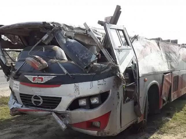 3 killed in Cumilla road accident | Prothom Alo
