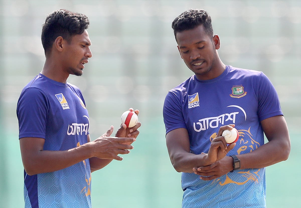 The hosts have made two changes, with Shafiul Islam and Al-Amin Hossain taking the places of Mustafizur Rahman and Mohammad Saifuddin.