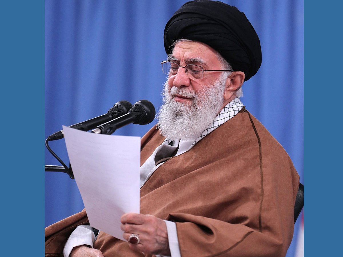 A handout picture released by the official website of Iran`s Supreme Leader Ayatollah Ali Khamenei shows him during a meeting with school and university students in the capital Tehran on 3 November, 2019.