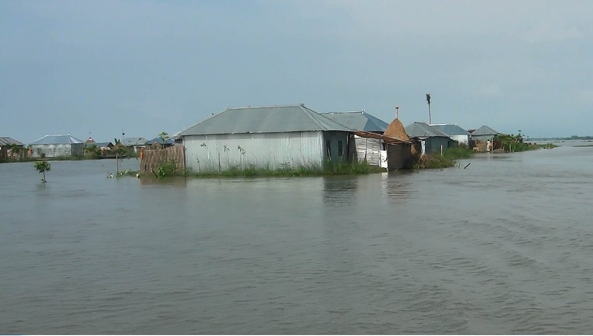 Flood situation worsens in Kurigram as Dharla and Brahmaputra rivers overflowing