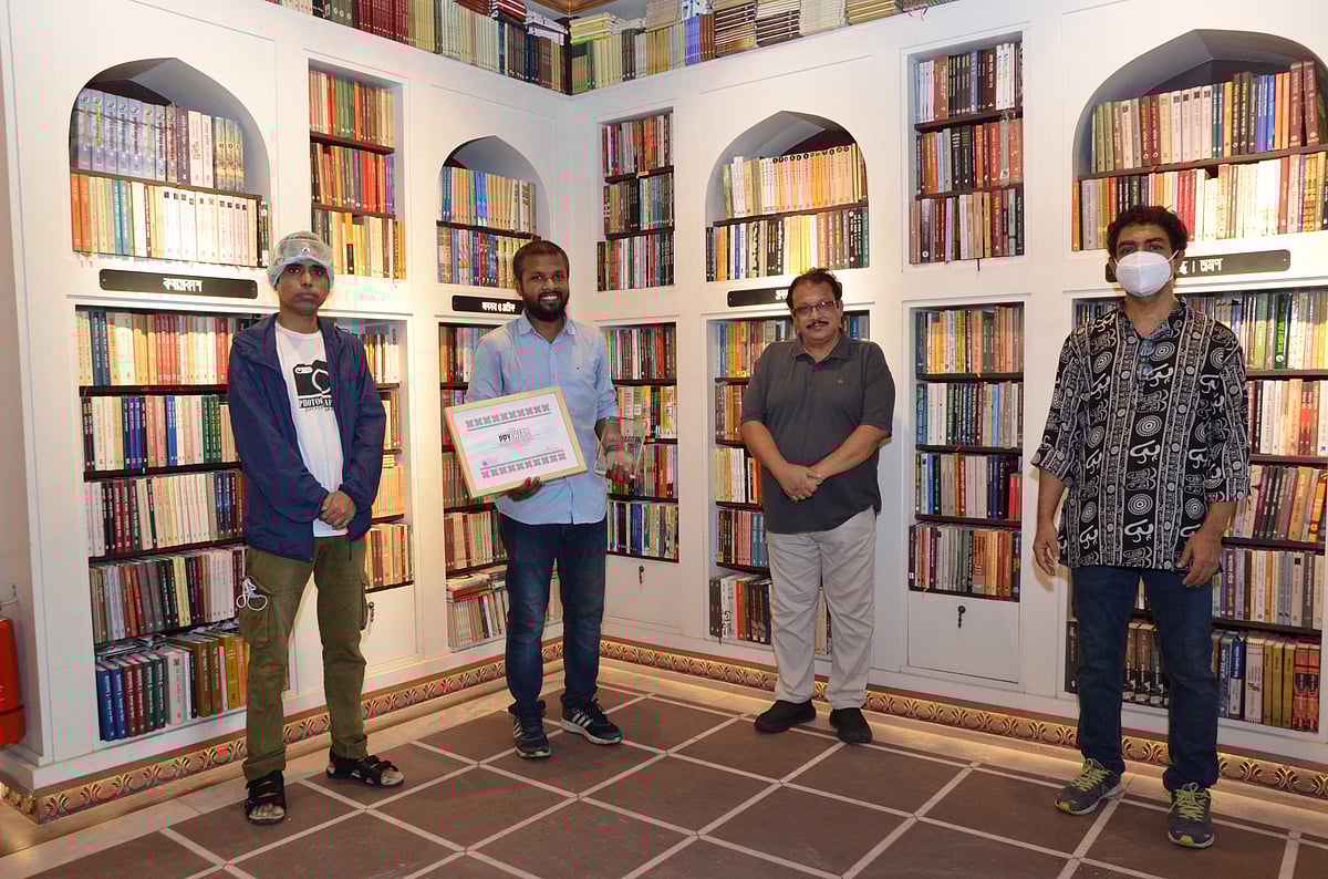 Winner of the Photoffee award with guests, Banglamotor, Dhaka, 22 August