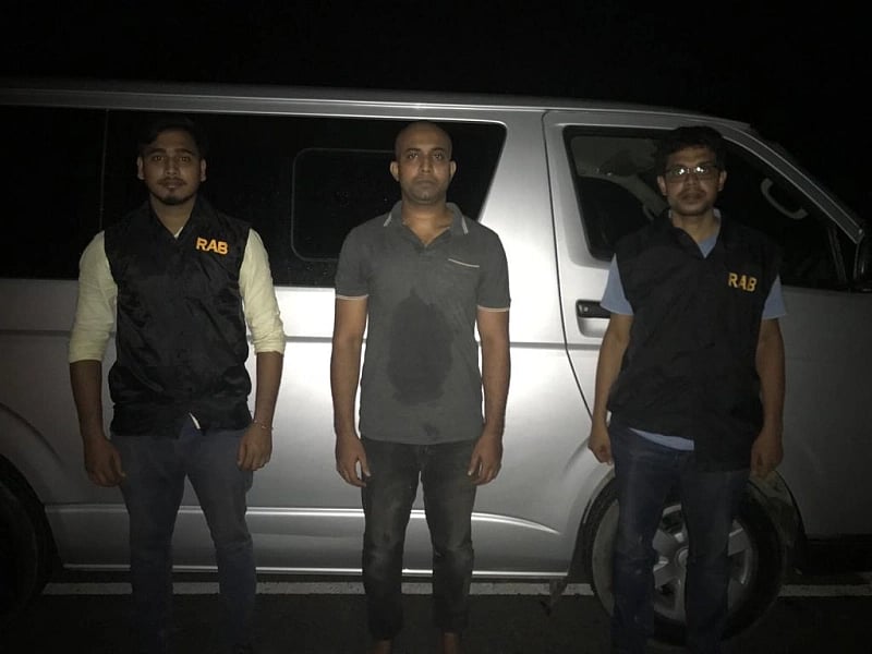 RAB-9 on Tuesday arrested Tarequl Islam alias Tareq Ahmed (centre), No. 2 accused in the MC Collge gang rape case