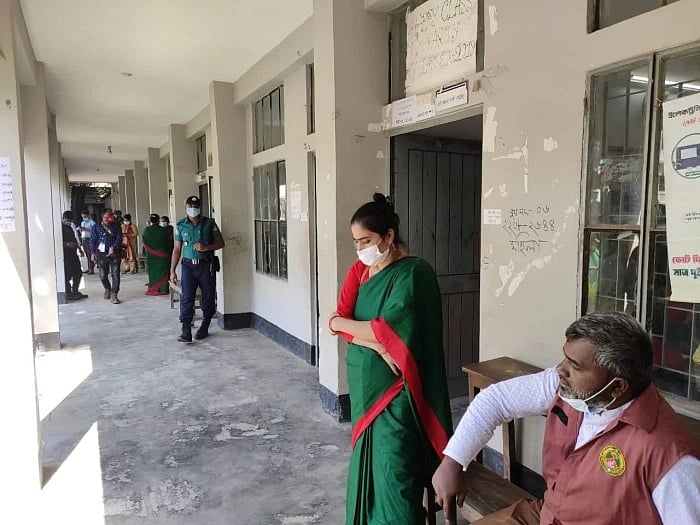 40 votes were cast at IES School in Uttara Sector 5 in Dhaka-18 by-polls on Thursday