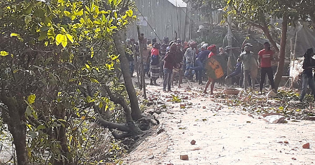 Factional clash of ruling Awami League injures over 50 people in Faridpur