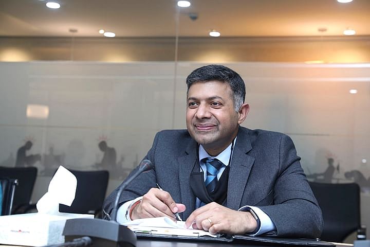 Indian High Commissioner in Dhaka, Vikram Doraiswami, paid a visit to the Prothom Alo office on Wednesday