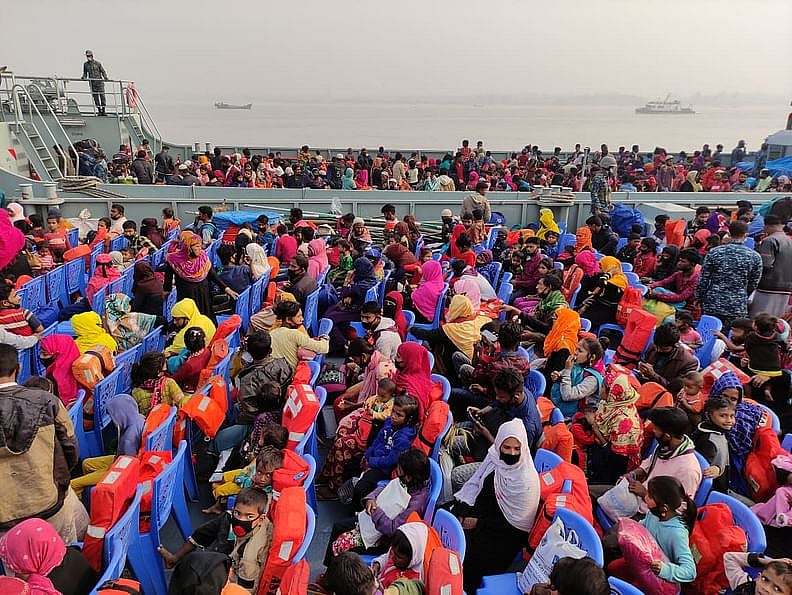 Rohingyas at the Navy ship