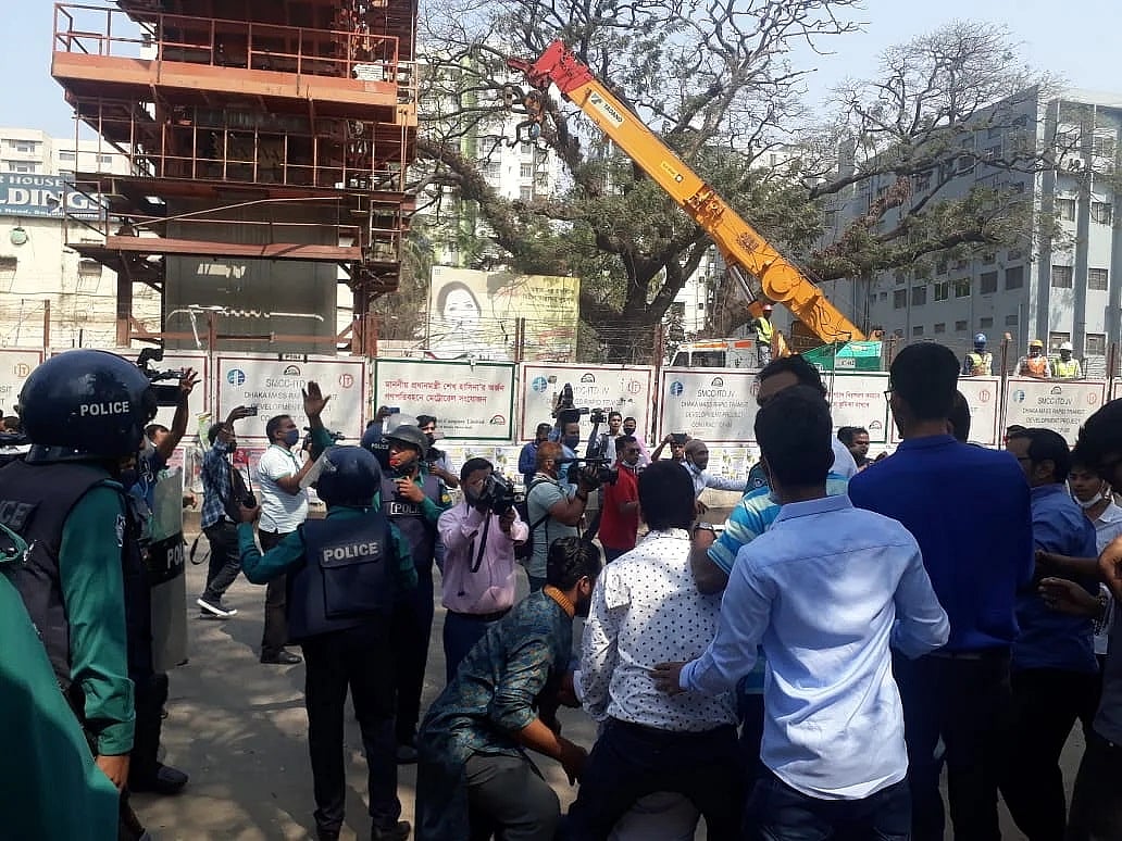 Police, JCD men lock into clash in front of the National Press Club in Dhaka on 28 February 2021