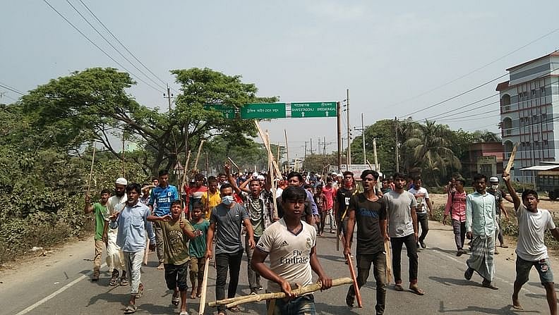 Hartal supporters attacked Khatihata highway police station on Dhaka-Sylhet highway’s Sarail intersection at around 11:45am on Sunday