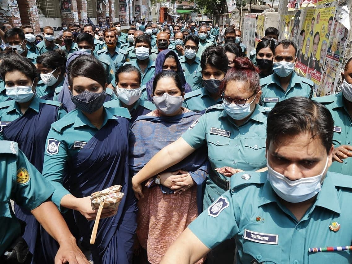 Prothom Alo’s journalist Rozina Islam is being taken to Chief Metropolitan Megistrate Court on Tuesday.