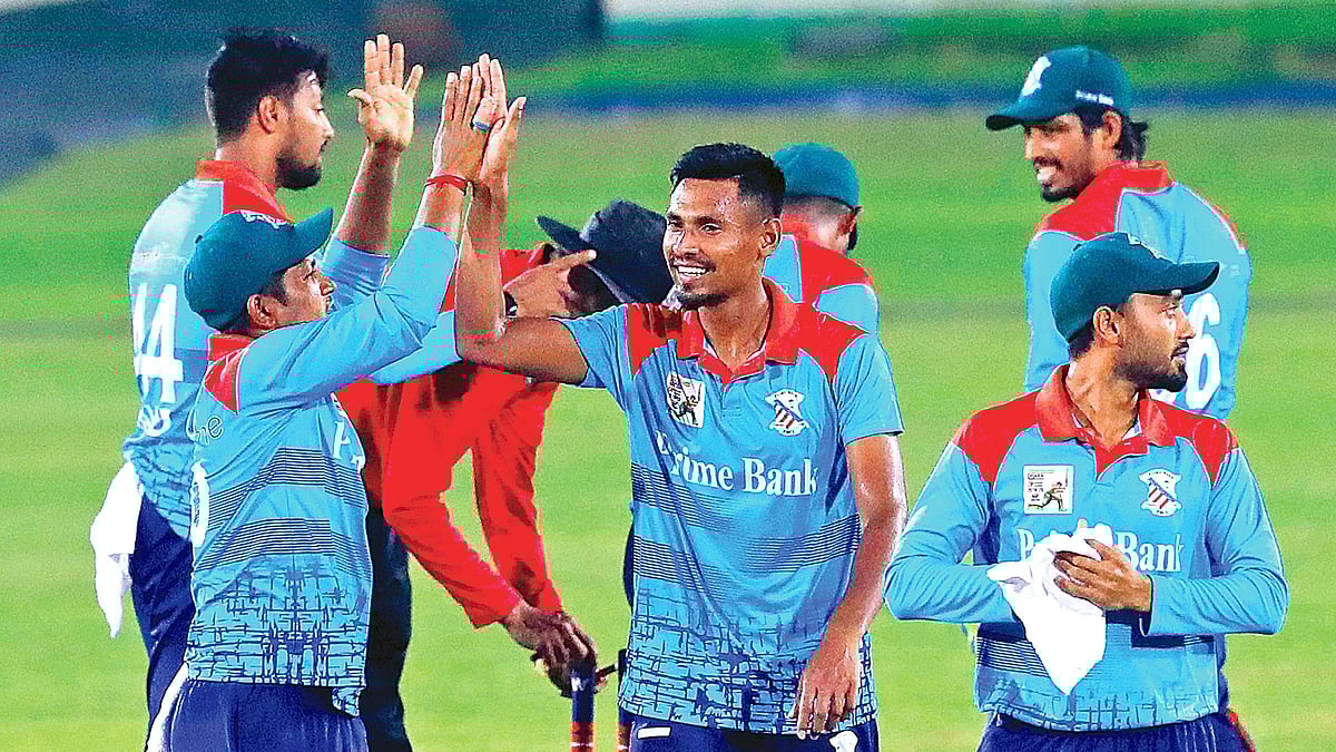 Mustafizur Rahman celebrates five for with team-mates