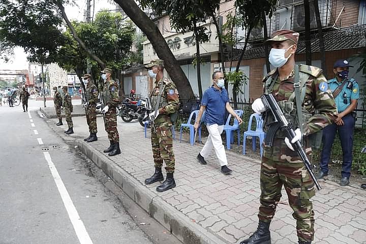 Police checkpost at Science Laboratory intersection in capital city on third day of strict lockdown to curb spread of coronavirus, 3 July