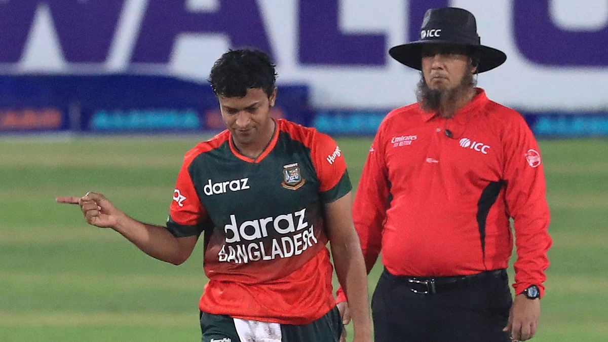 Shakib Al Hasan reacts after taking the wicket of Australia skipper Matthew Wade in the 5th T20I match at Sher-e-Bangla National Cricket Stadium, Dhaka on 9 August 2021