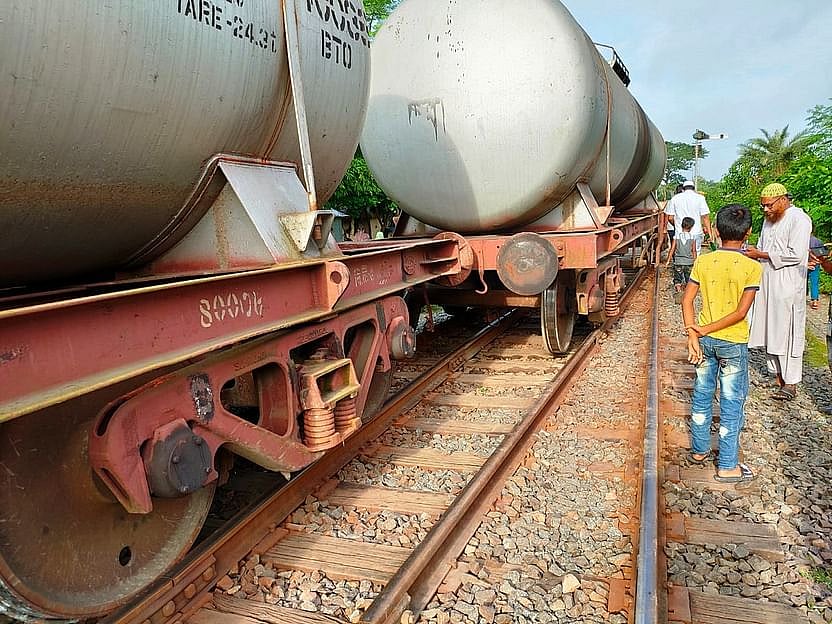 Train service disrupted with Khulna as oil tanker derailed