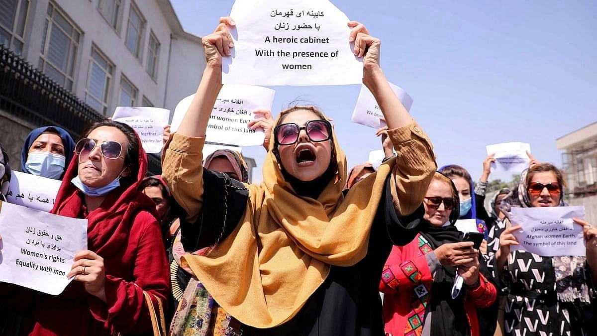 Women protest against the Taliban policy in Kabul