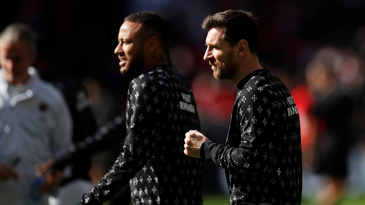 Paris Saint-Germain's Lionel Messi and Neymar during the warm up before the match against Stade Rennes on 3 October