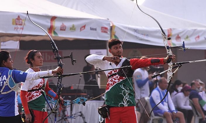 Bangladesh team comprises Hakim Ahmed Rubel and Diya Siddiqui reached the event’s final for the first time eliminating their Indian rivals by 20-19 score in a fate deciding shoot-off after the event’s semifinal between them ended in 4-4 draw