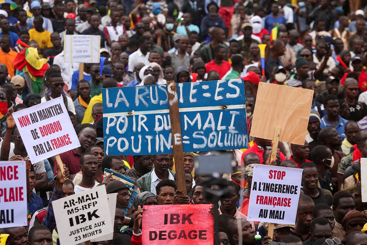 Supporters of the Imam Mahmoud Dicko and other opposition political parties attend a mass protest demanding the resignation of Mali's President Ibrahim Boubacar Keita in Bamako, Mali 11 August 2020.