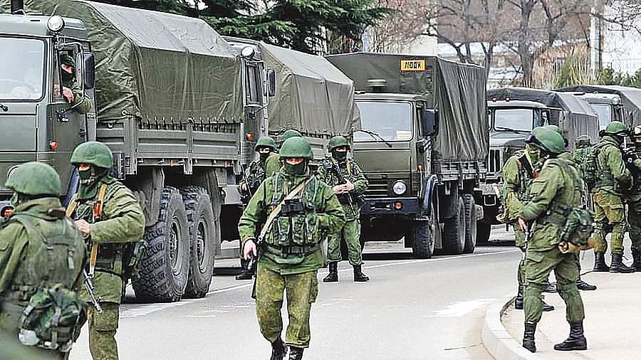 Russian troops along Ukraine border