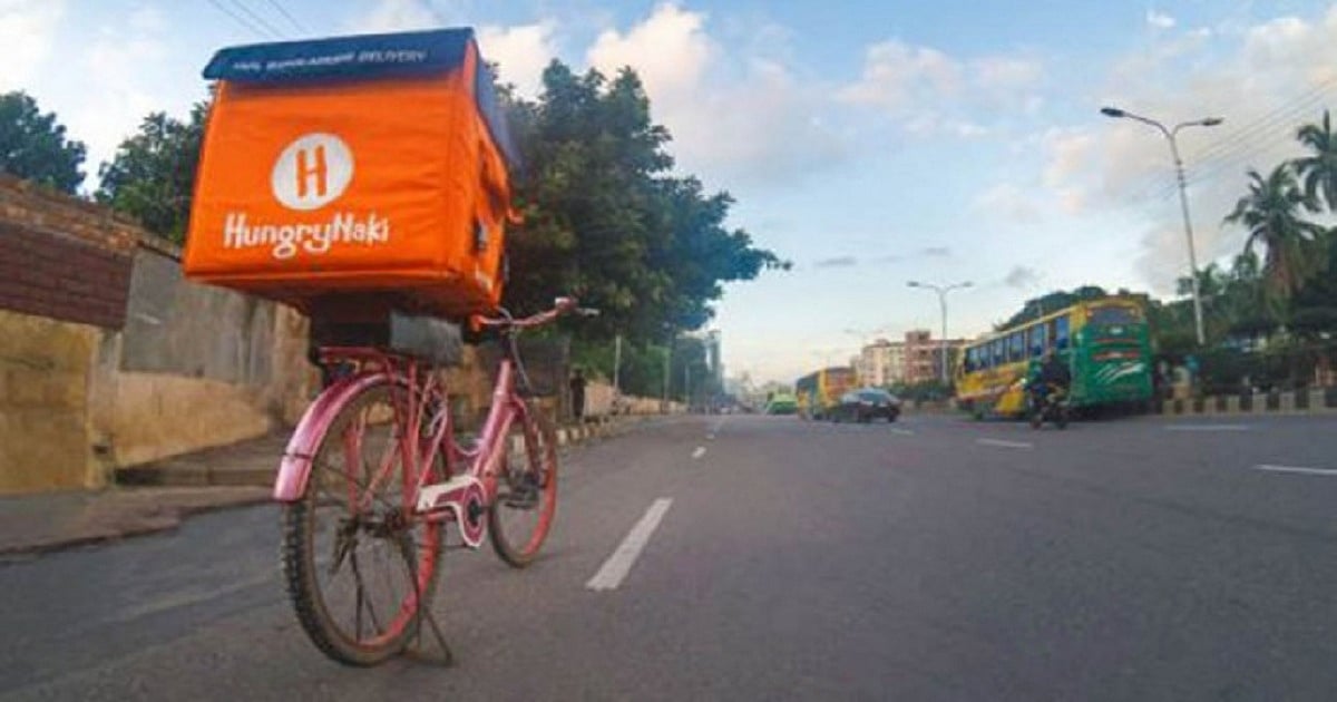 Dhaka road crash kills food delivery person