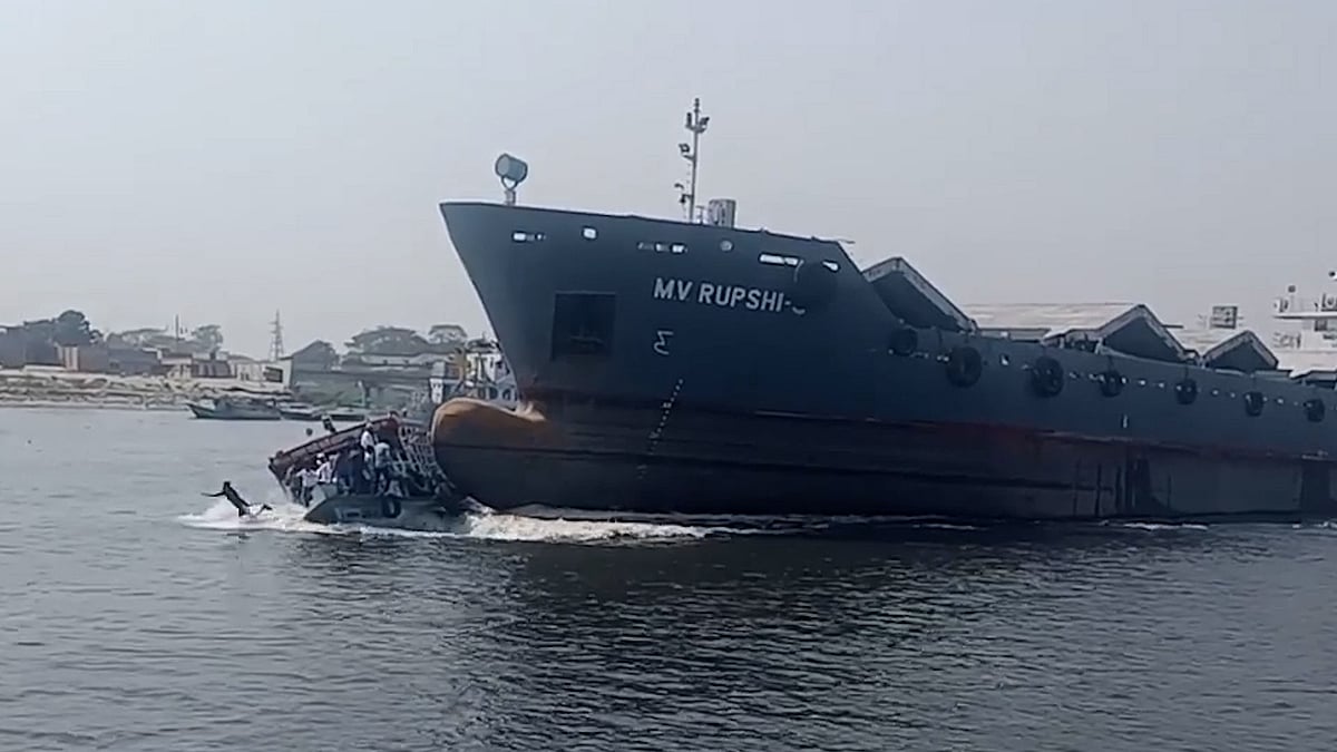 Cargo ship Rupshi-9 hits ML Ashrafuddin in Mahmudnagar area of Narayanganj on 20 march 2022.
