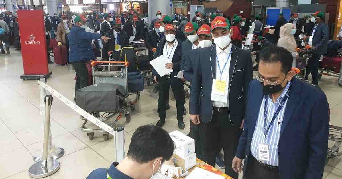Bangladeshi workers leave for S Korea