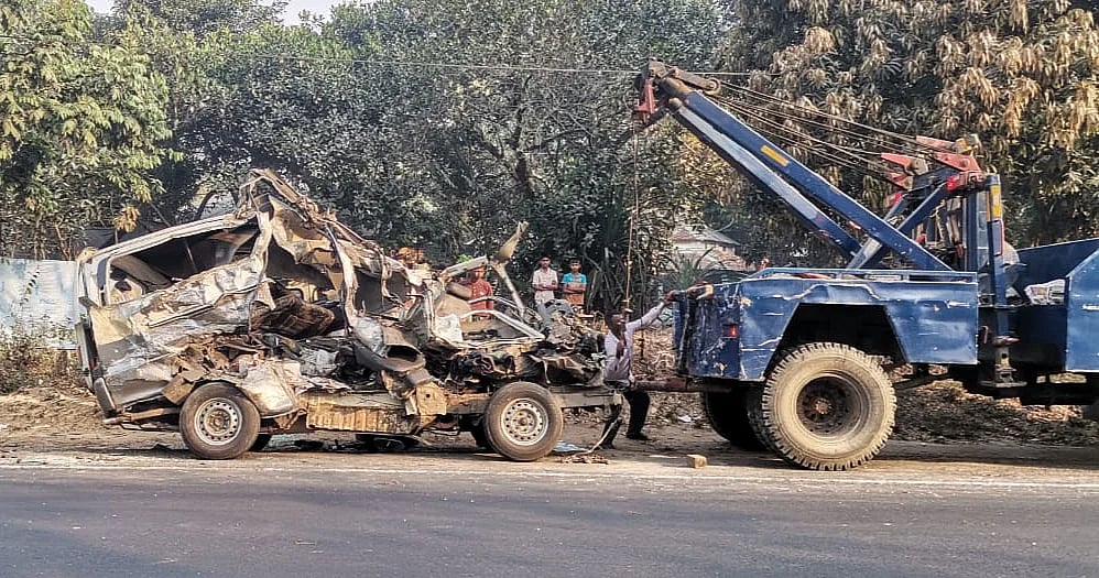 The crumpled microbus on the Dhaka-Sylhet highway in Narsingdi on 17 March 2022