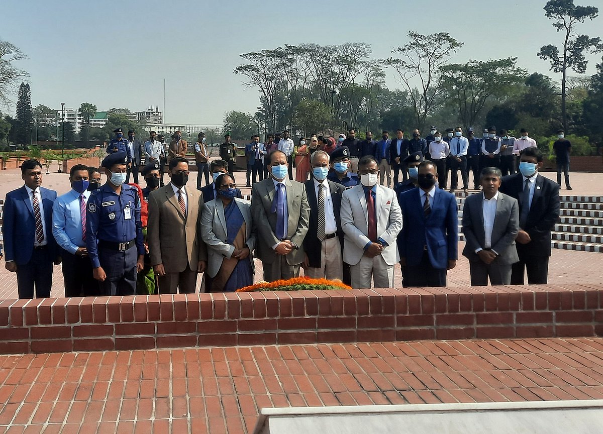 Newly-appointed election commissioners pay respect at National Martyrs’ Monument on 1 March