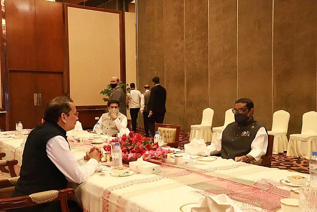 BJP foreign affairs chief Vijay Chauthaiwale meets AL leaders