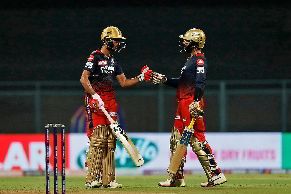 Royal Challengers Bangalore Dinesh Karthik and Shahbaz Ahmed during the TATA IPL 2022 match between Royal Challengers Bangalore and Rajasthan Royals, at Wankhede Stadium, in Mumbai on 5 April, 2022