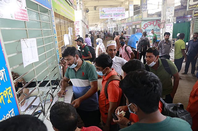 Passengers complain bus counters hike up ticket prices.