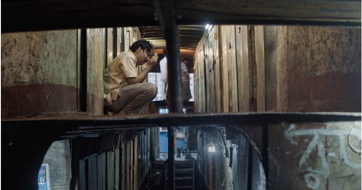 A still from Payer Tolay Mati Nai