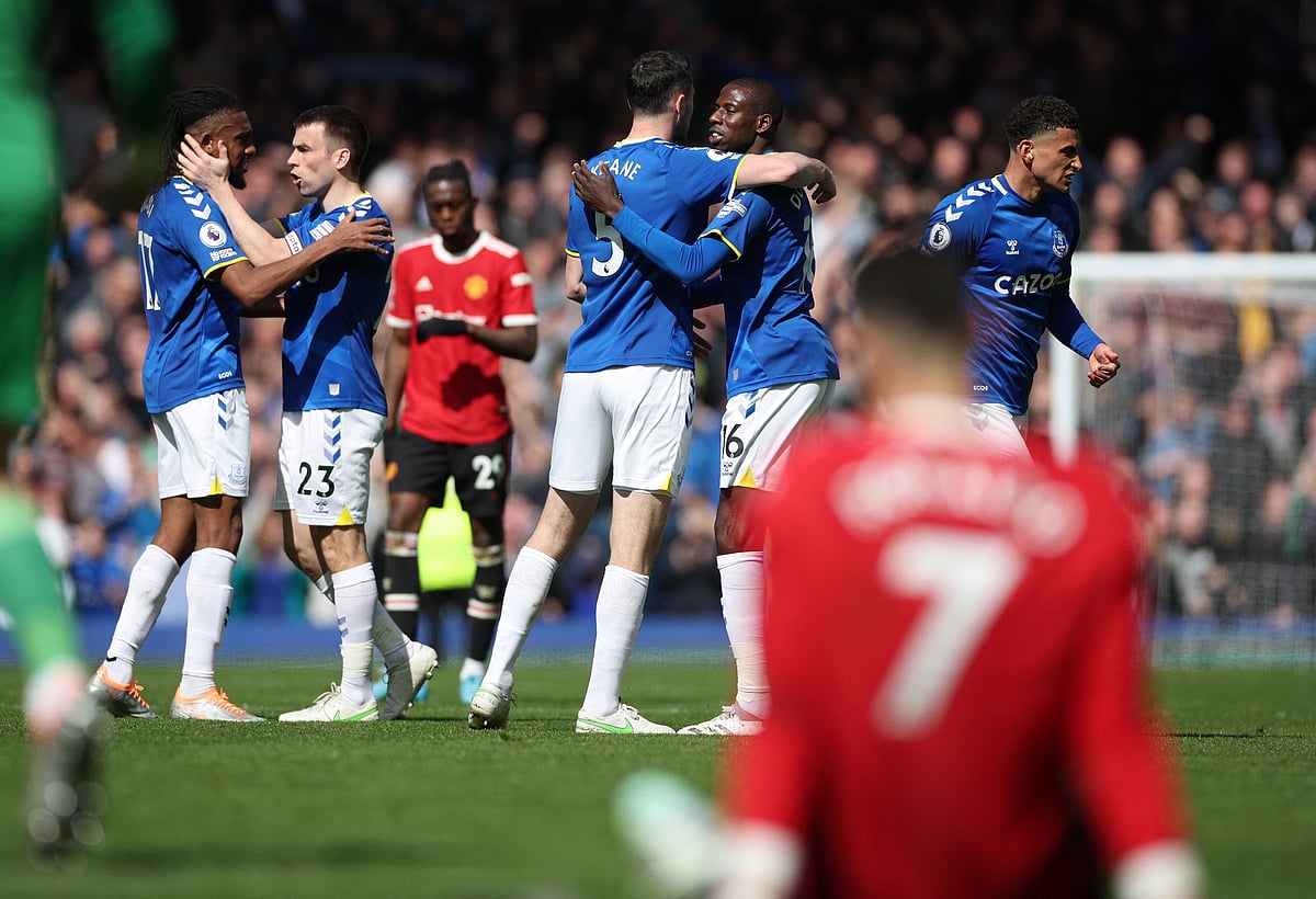 Everton's Abdoulaye Doucoure celebrates with Michael Keane, Seamus Coleman and Alex Iwobi after the EPL match against Manchester United at the Goodison Park, Liverpool, Britain on 9 April, 2022