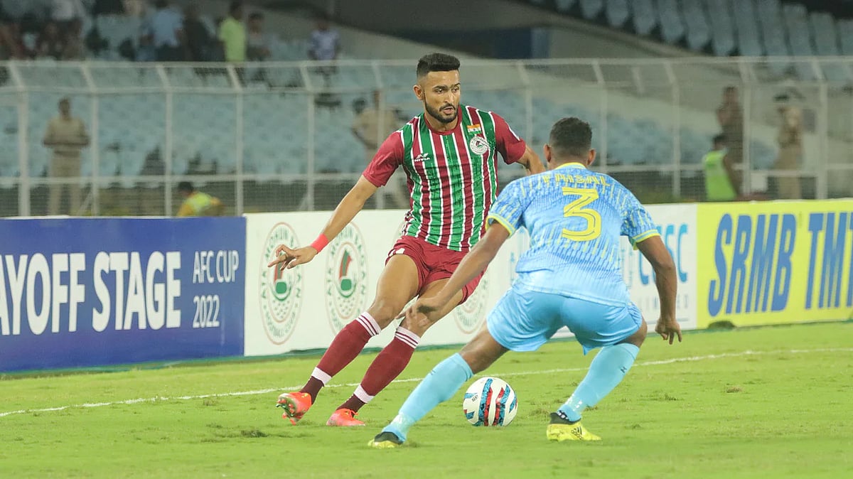 An action picture of the Abahani FC and ATK Mohun Bagan AFC play-off match in Kolkata on 19 April, 2022.