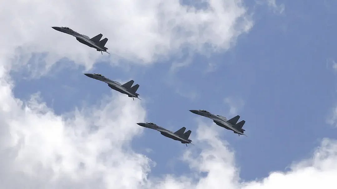 File photo of Chinese fighter jets