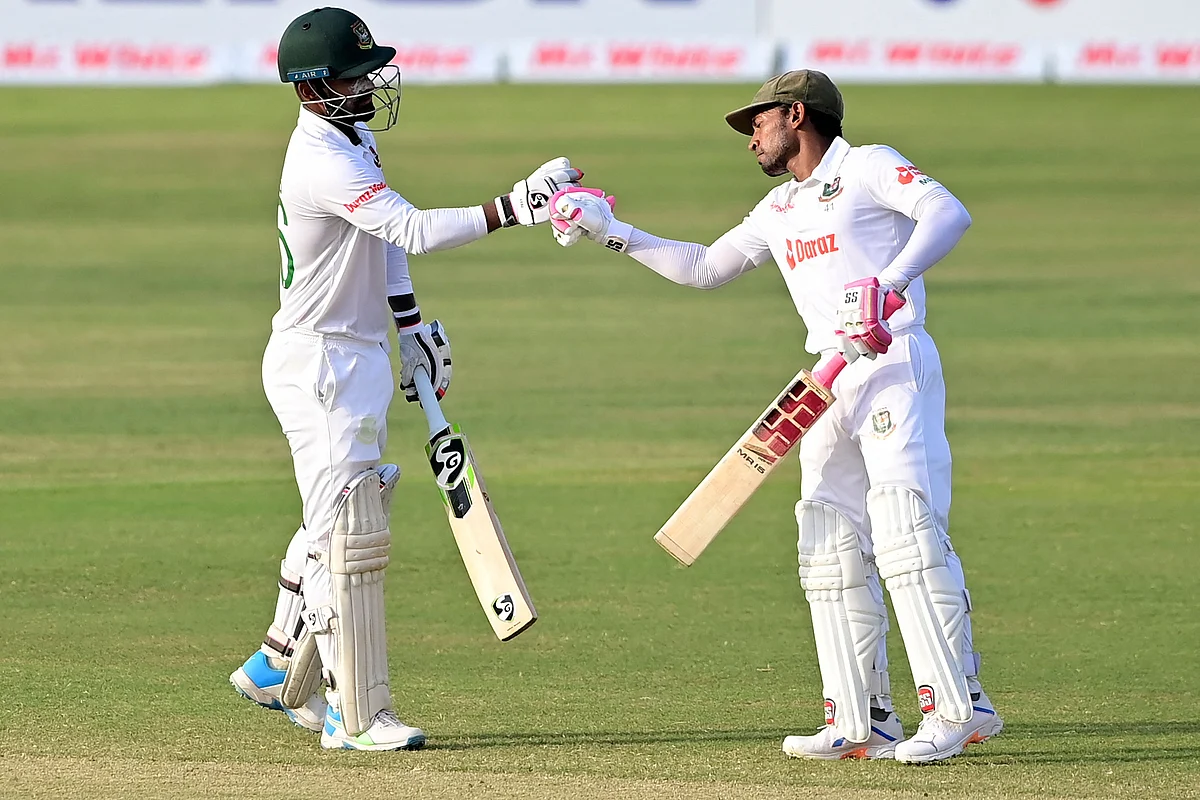 Mushfiqur Rahim and Liton Das are unbeaten after Day 3 of the first Test against Sri Lanka at the ZahurAhmed Chowdhury Stadium in Chattogram on 17 May, 2022