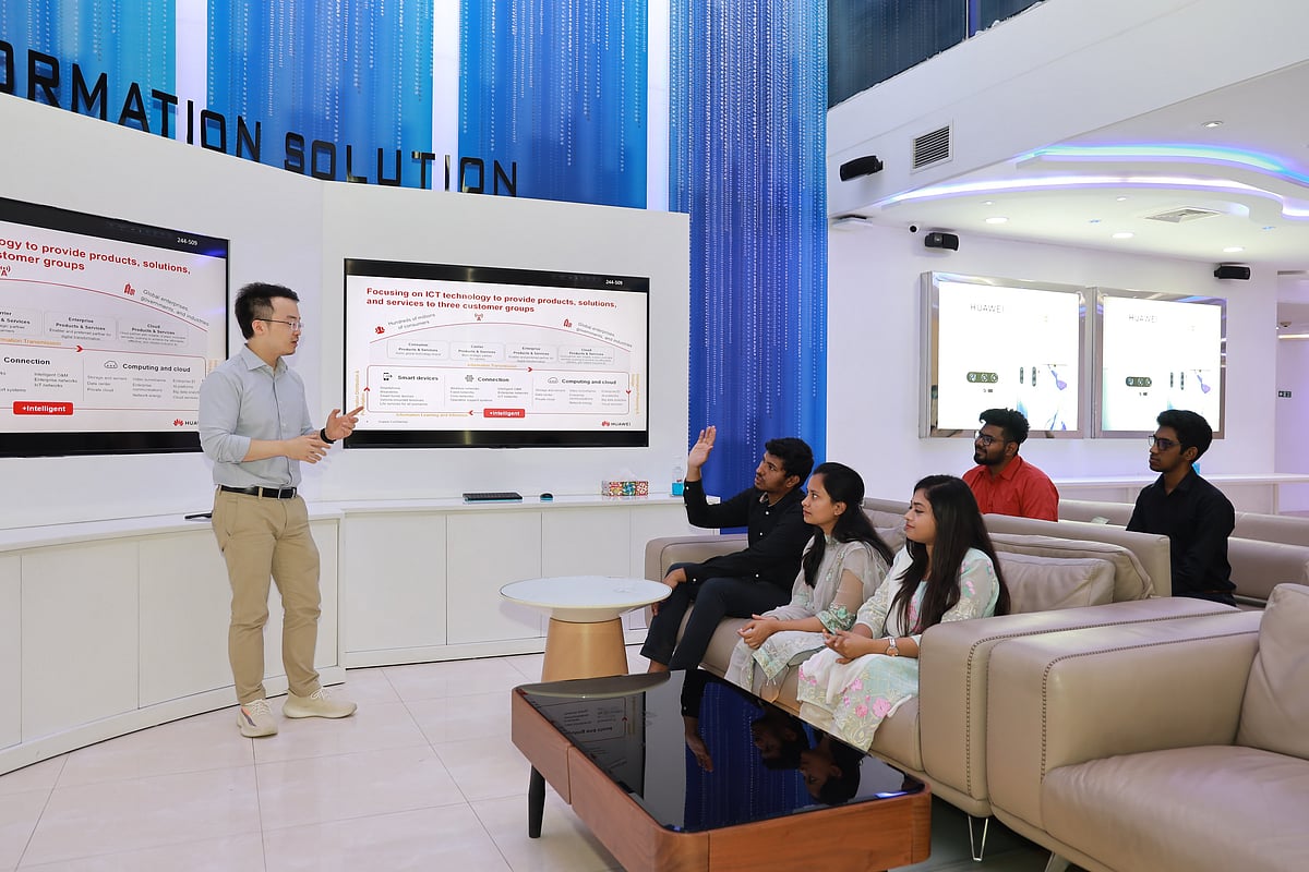 In a special session during the visit, the head of public affairs and communications department, Yuying Karl, guided them in their further growth.