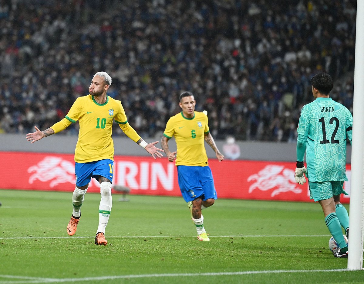 Neymar celebrate after scoring Brazil's winning goal in their FIFA Friendly against Tokyo at the National Stadium in Tokyo on 6 June, 2022