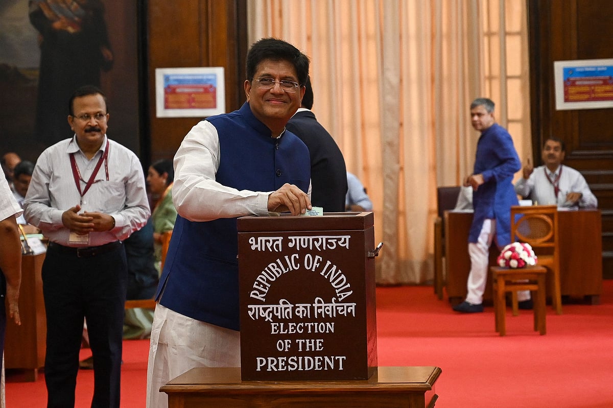 India Minister of Commerce and Industry Piyush goyal votes to elect the next Indian president at Parliament House in New Delhi on 18 July, 2022