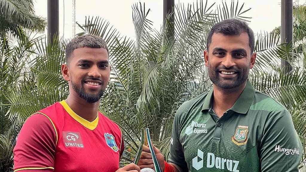 Bangladesh ODI skipper Tamim Iqbal and West Indies skipper Nicholas Pooran hold the trophy of the series ahead of the first match at the Providence Stadium in Guyana