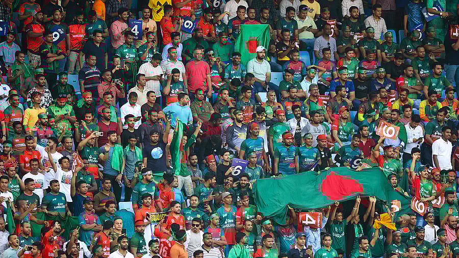 Bangladesh fans watching the Asia Cup match between Bangladesh and Sri Lanka at the Dubai International Cricket Stadium on 1 September, 2022