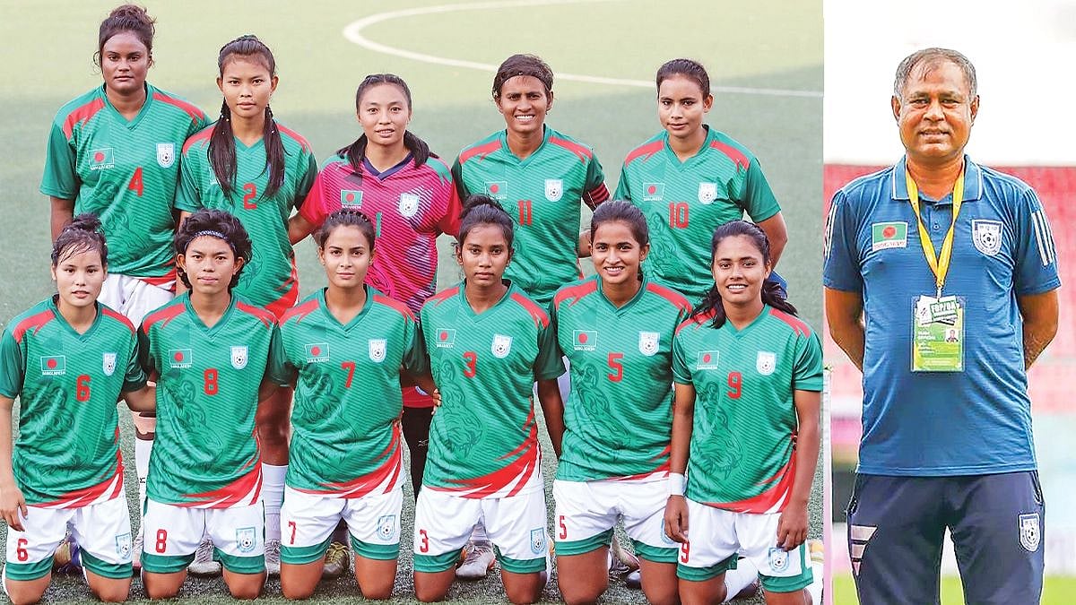 SAFF Champion Bangladesh women's team and their coach Golam Rabbani Choton