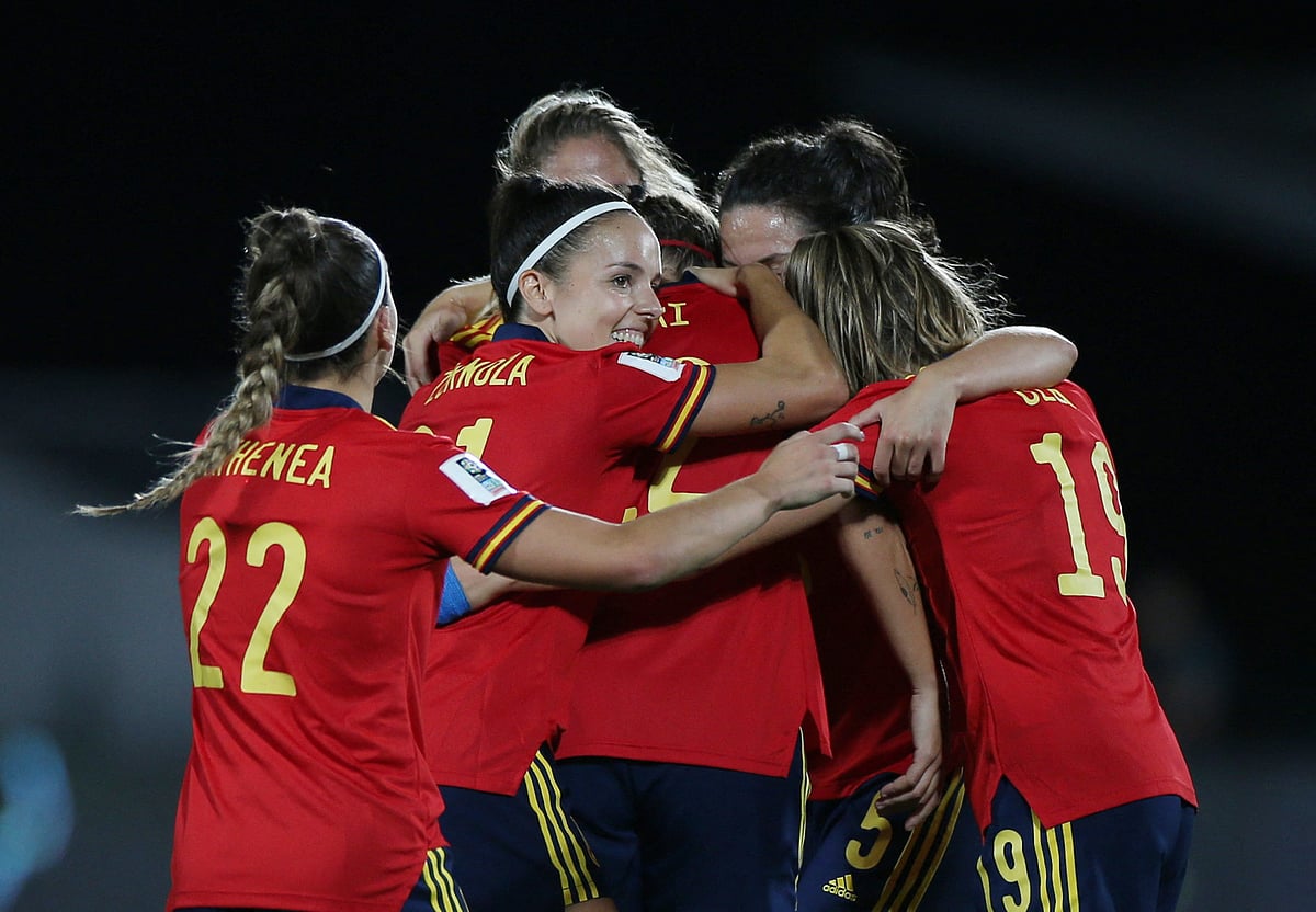 15 players of the Spanish national women's team have resigned demanding their head coach's resignation
