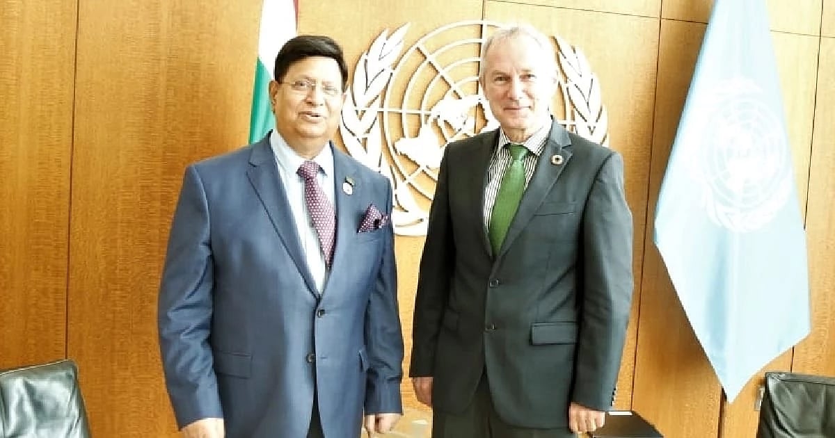 Foreign Minister AK Abdul Momen meets president of the 77th United Nations General Assembly, Csaba Kőrösi, at the UN headquarters in New York on Friday.