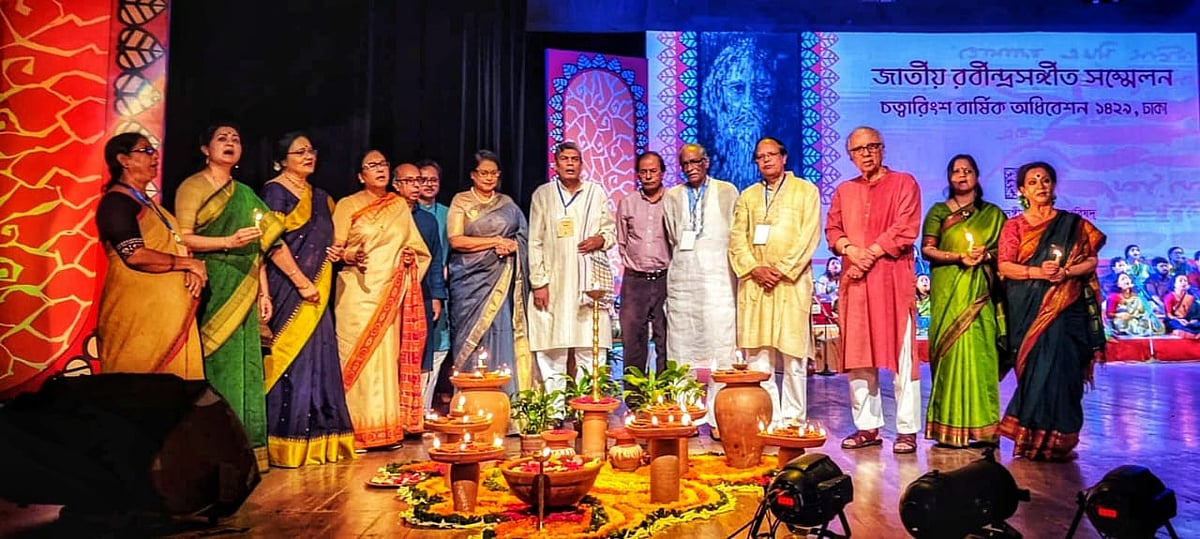 Three-day festivities of the 40th Jatiya Rabindra Sangeet Sammelan ended at Bangladesh Shilpakala Academy’s National Theater Hall auditorium in Dhaka on 16 October, 2022.