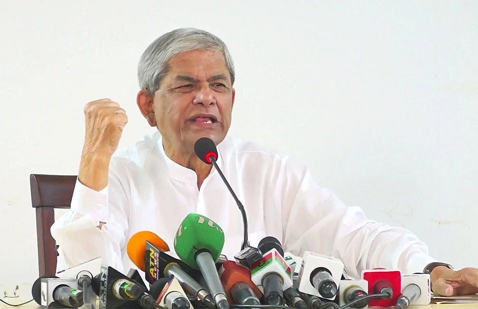 BNP secretary general Mirza Fakhrul Islam Alamgir addresses a press conference.