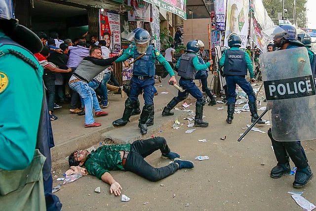 A man was lies on the road after sustaining injuries during the clash between the police and the BNP men in the Naya Paltan area on 7 December.