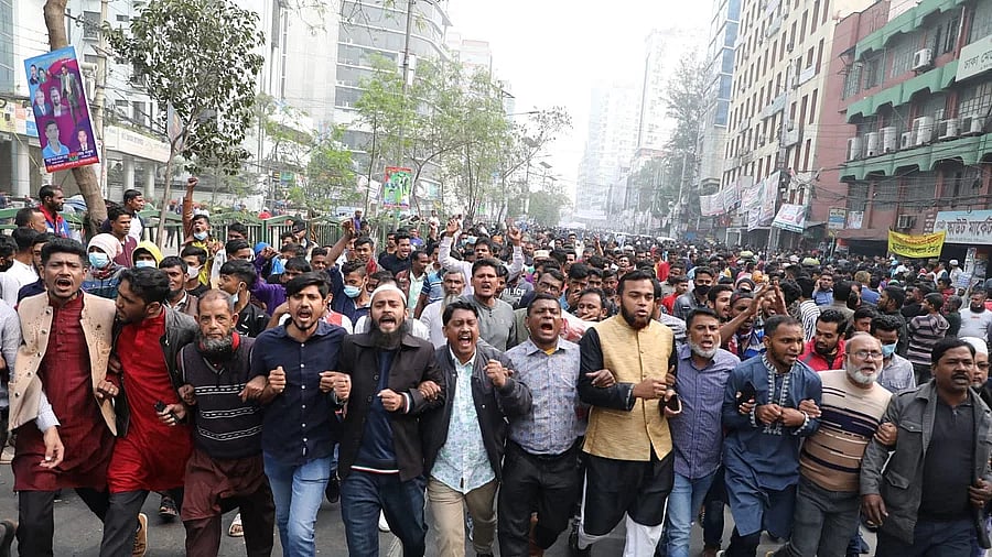 The leaders and activists of the party from different parts of the capital city thronged the area with processions, chanting catchcry.