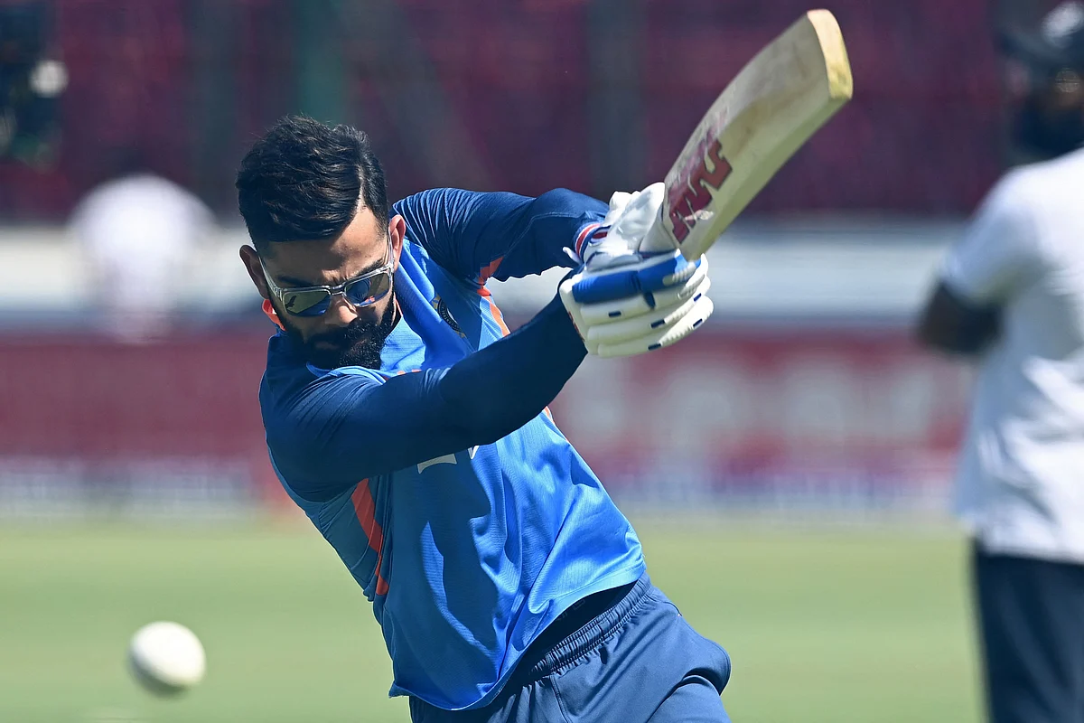 India's Virat Kohli warms up before the start of the first ODI between India and New Zealand at the Rajiv Gandhi International Cricket Stadium in Hyderabad on 18 January, 2023
