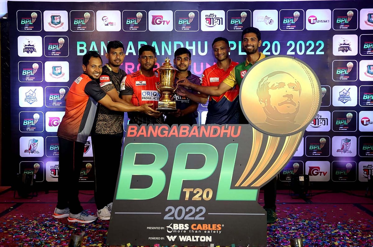 A file photo from 20 January, 2022, shows the captains of the six franchises in the previous edition of BPL pose with the trophy in the trophy unveiling ceremony